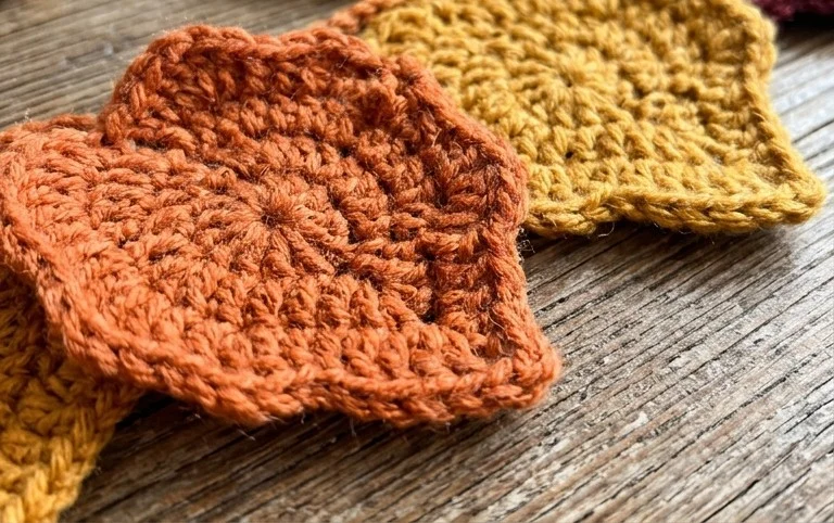 Crochet Fall Garland for a Rustic Seasonal Touch - porchdecorideas.com