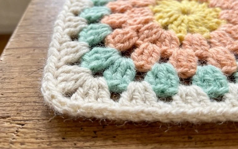 How to make a Sunburst Granny Square (Step by Step)