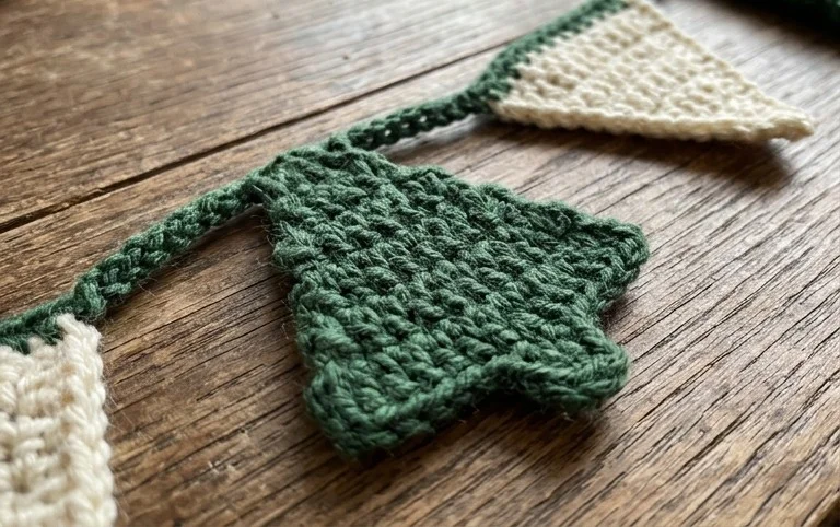 Christmas Tree and Star Garland Free Crochet Pattern